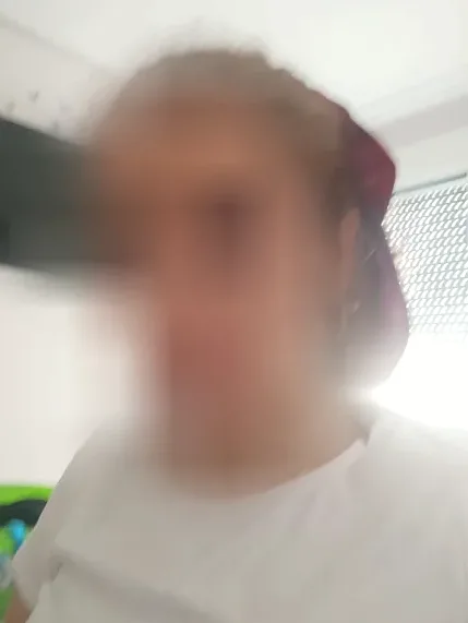 Andrea, 28