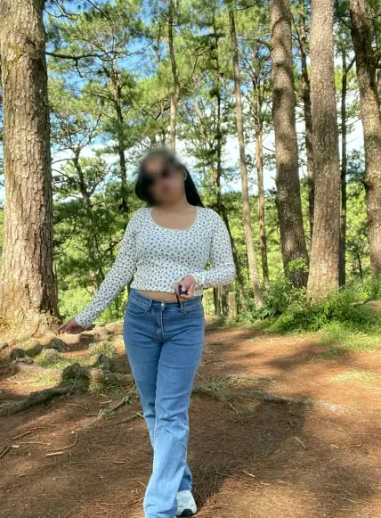 Andrea, 28
