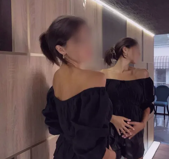 Anna, 33