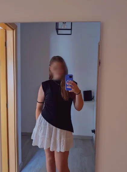 Chiara, 18