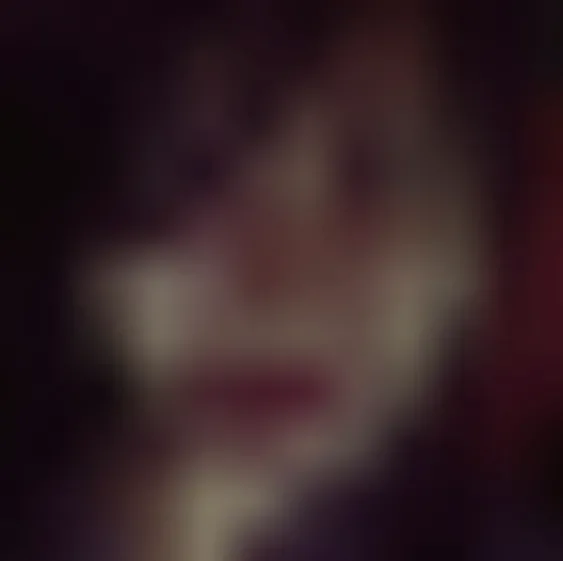 Claudia, 30