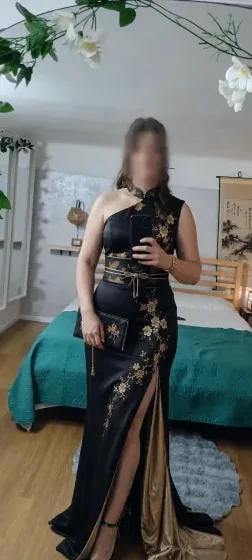 Claudia, 18