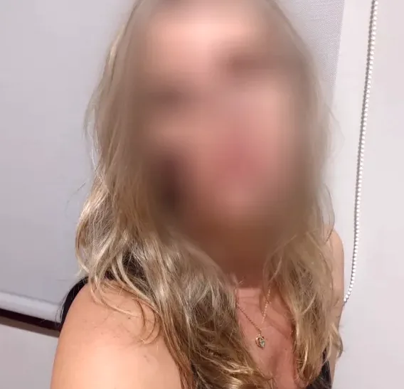 Denise, 36