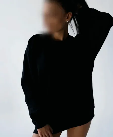 Emily, 29