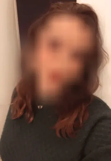 Juliane, 27