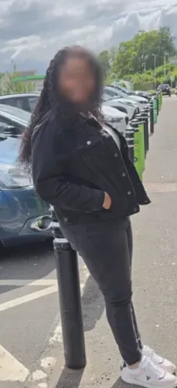 Nicole, 33