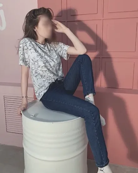 Pauline, 21