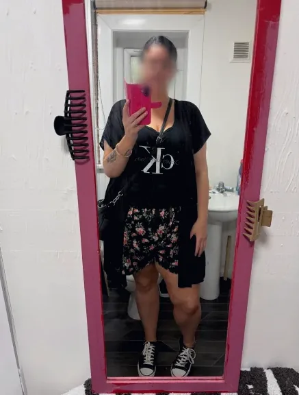 Pauline, 37