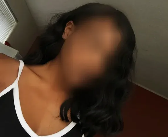 Sophie, 25