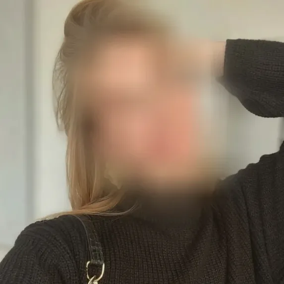 Vanessa, 26