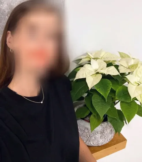 Yvonne, 37